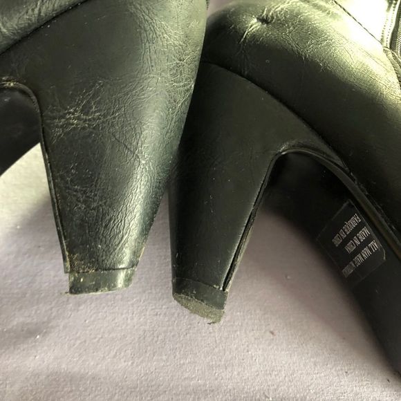 Black boots stud details - Picture 4 of 10